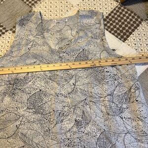 NorthStyle Gray and White Tank Top Blouse